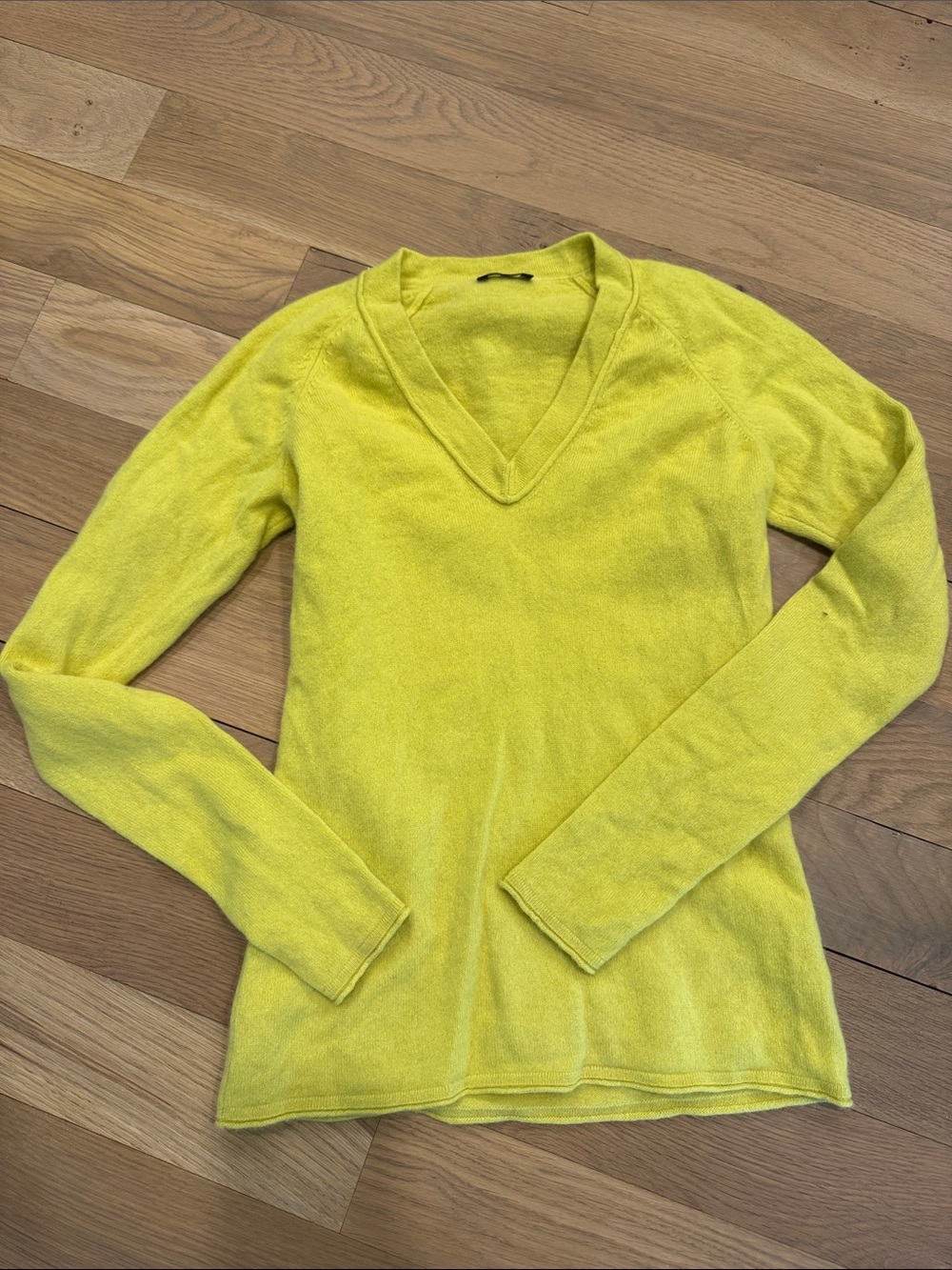 Magaschoni Bright Yellow V-Neck Cashmere xs Sweater